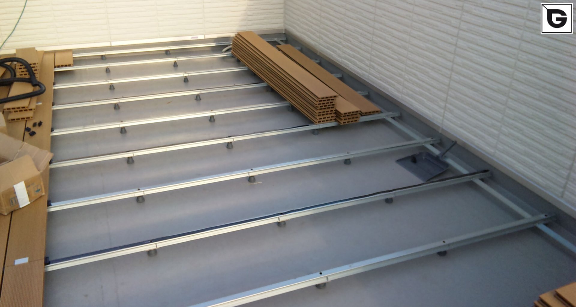 Assembly
 Decking 8523