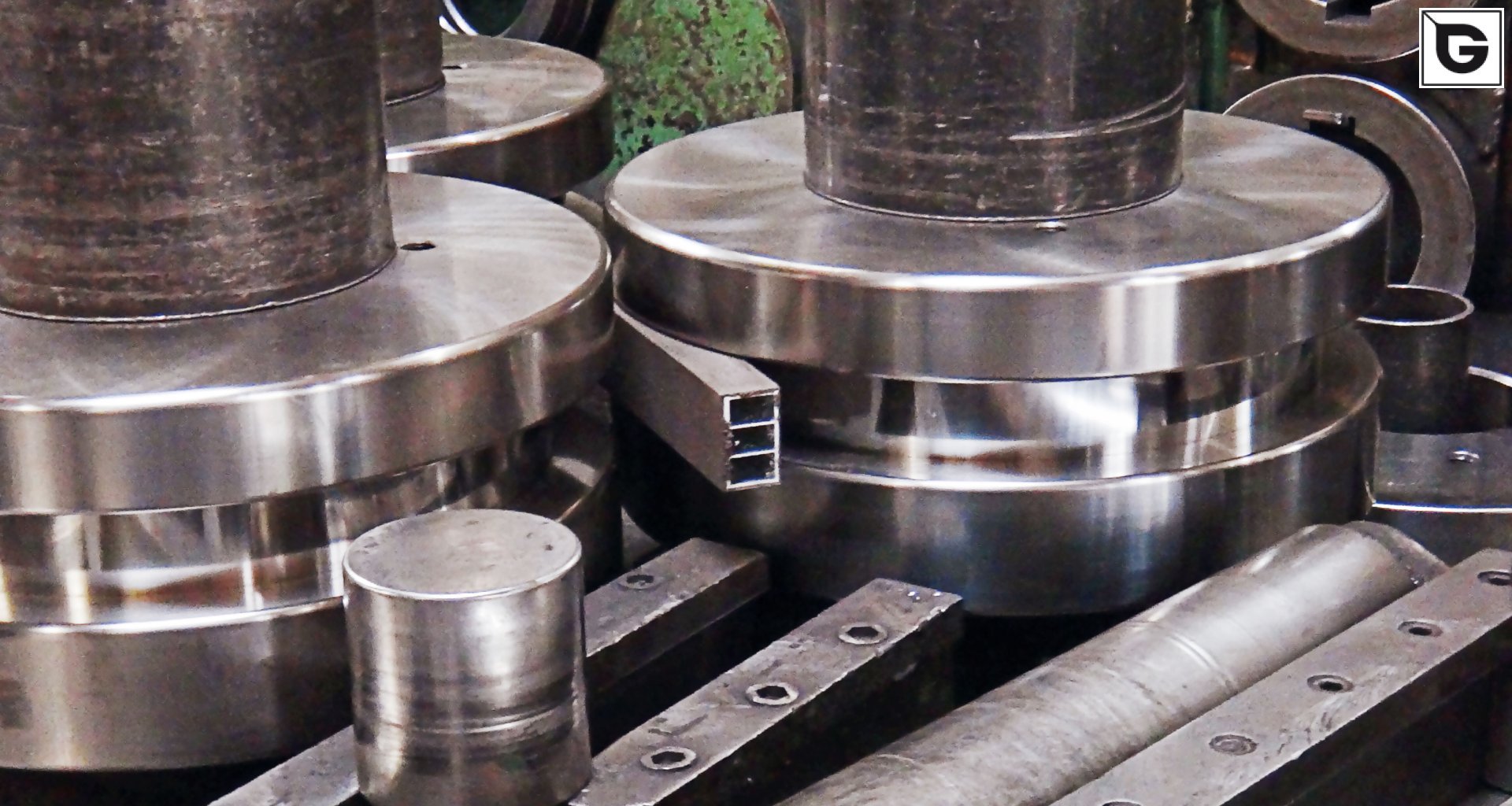 Bending 8920
 Curving