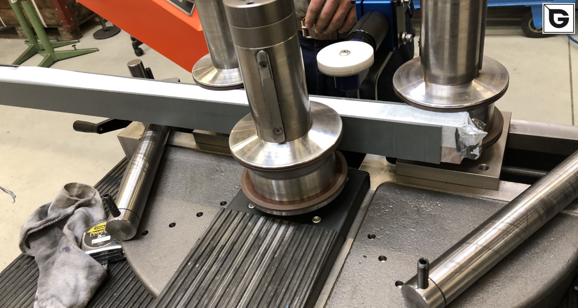 Bending 8920
 Curving