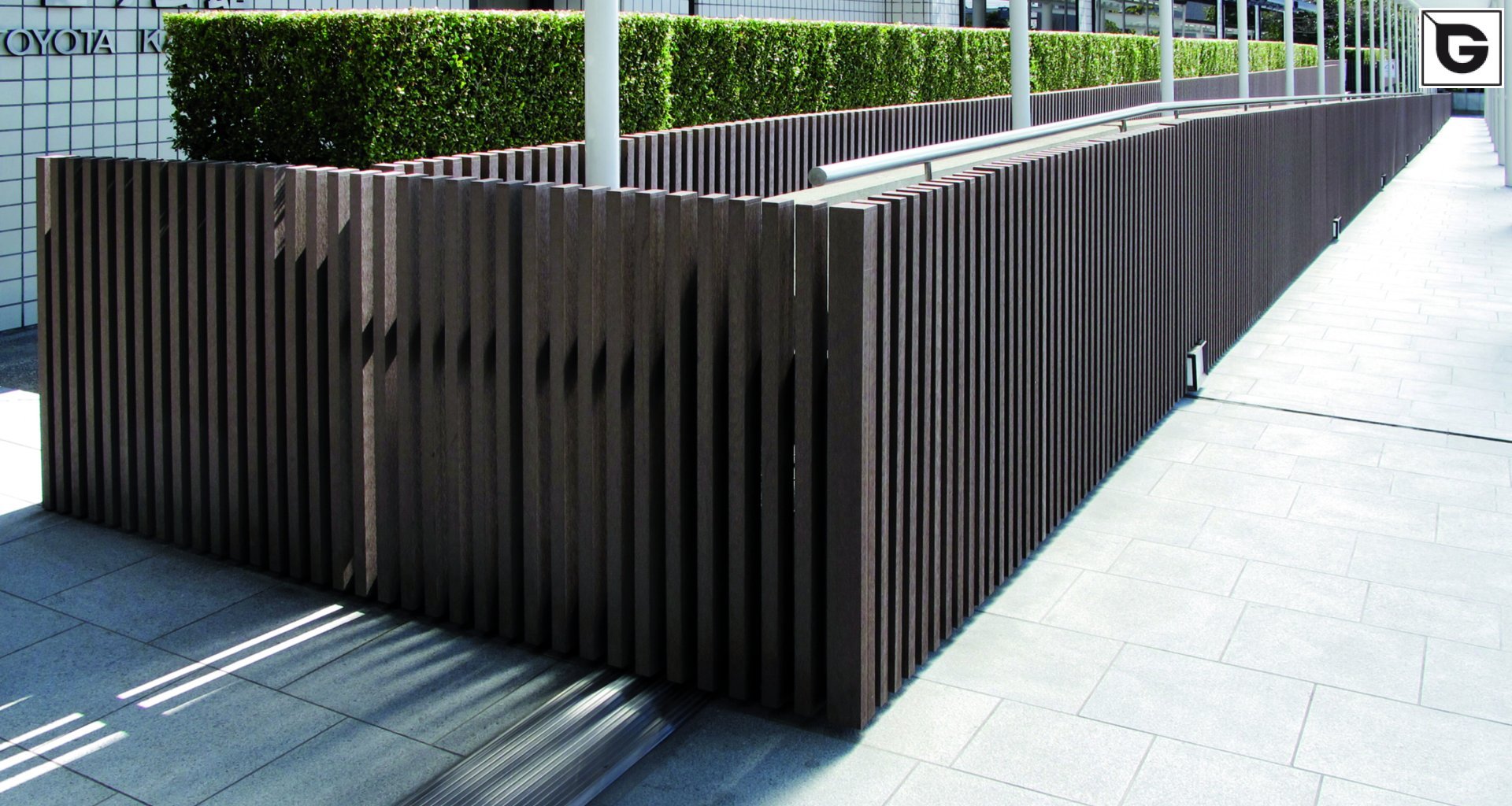 Einrichtungen_Zäune, Mauer, Portal_Industriegebäude