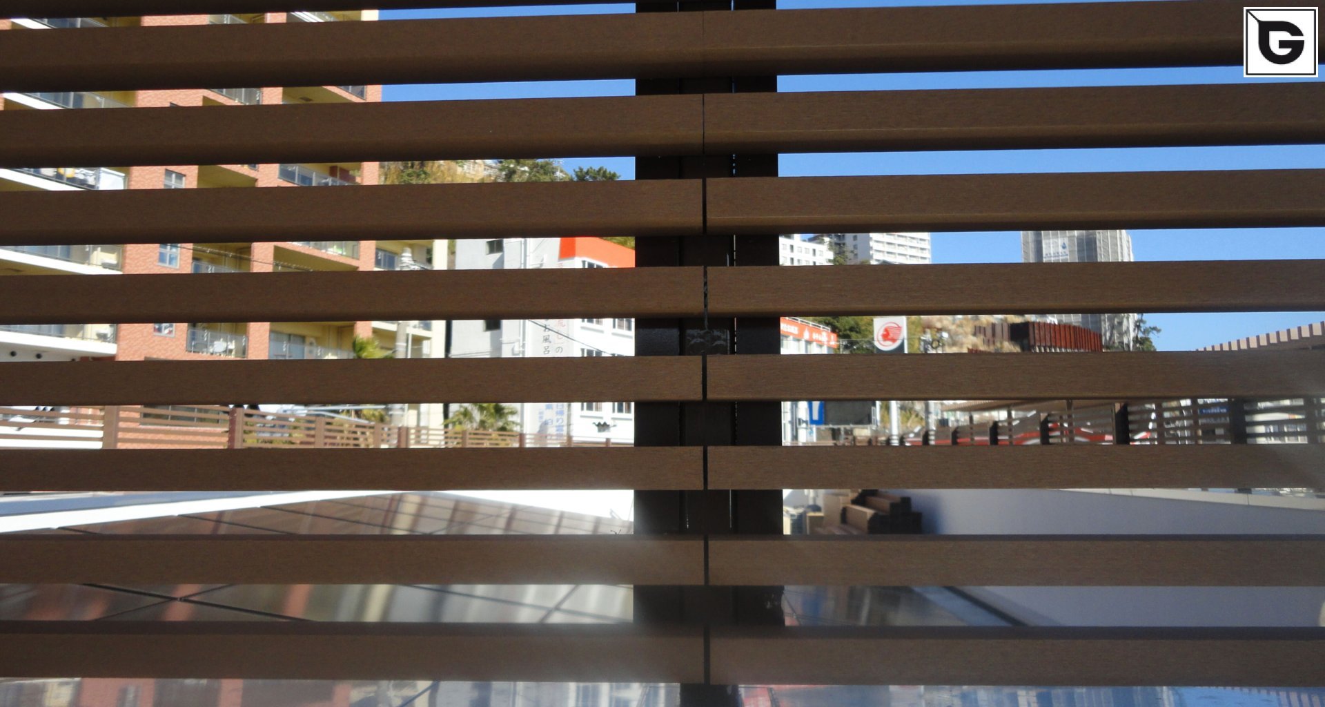 Einrichtungen_Pergola, Dachüberstand, Dach_Einkaufszentrum