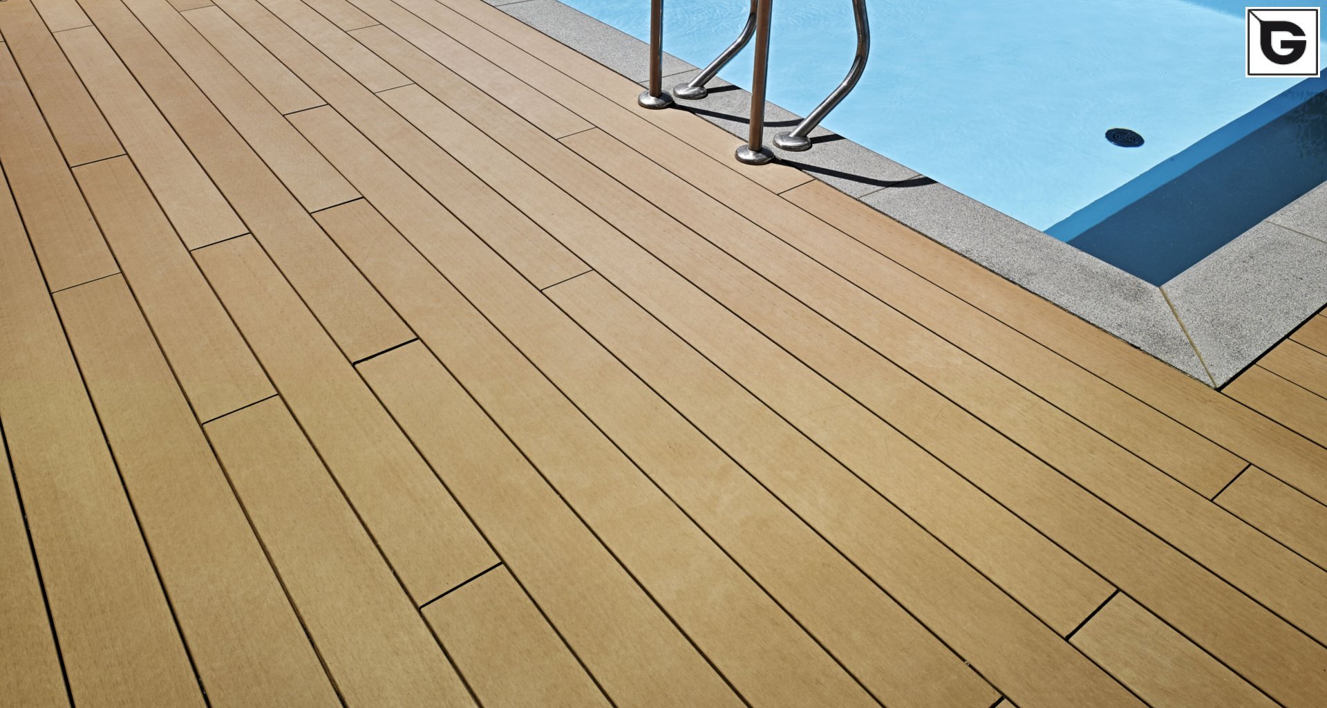 Einrichtungen_Schwimmbad deck_Am Wasser entlang