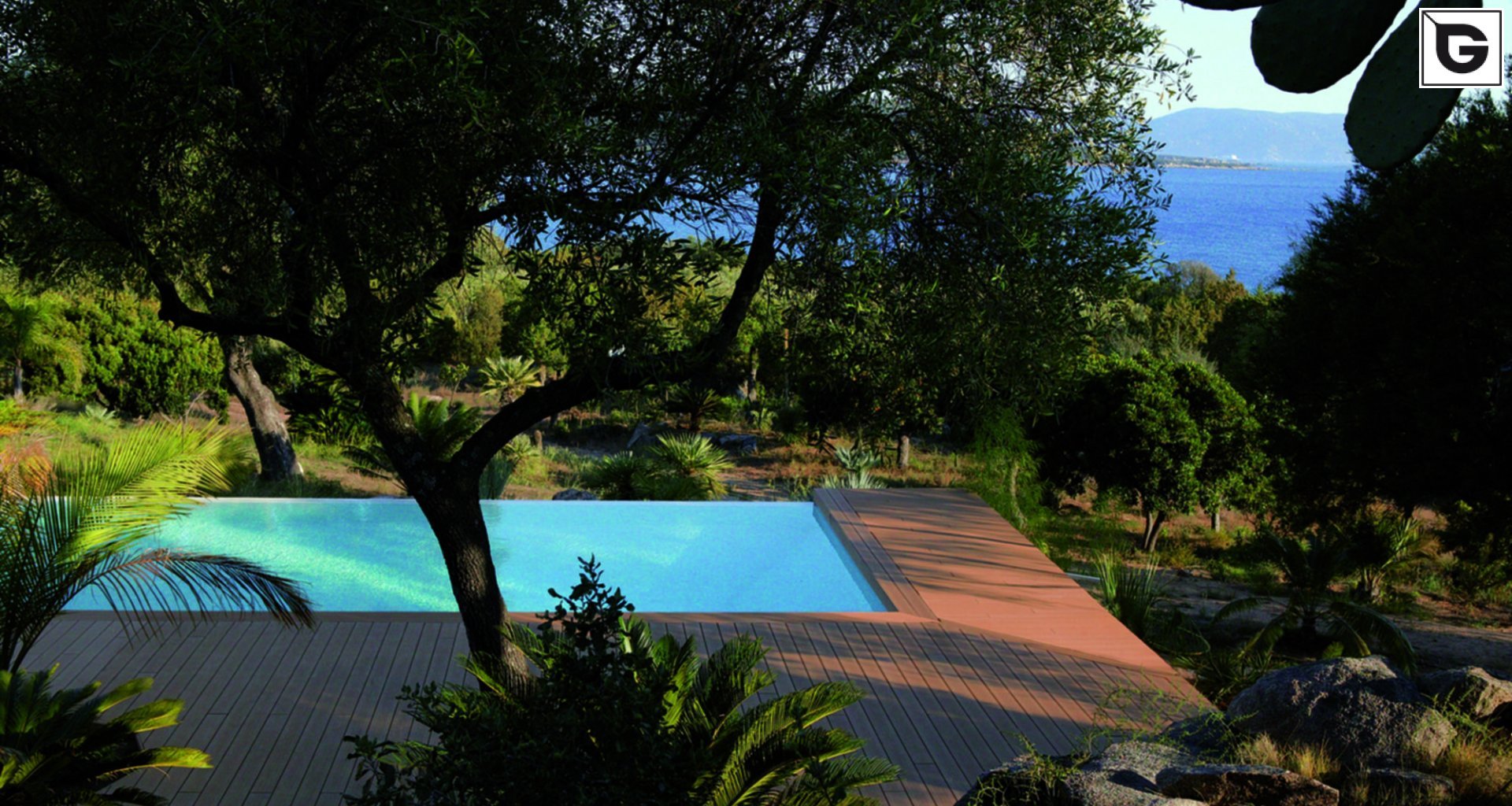 Einrichtungen_Schwimmbad deck_Am Wasser entlang