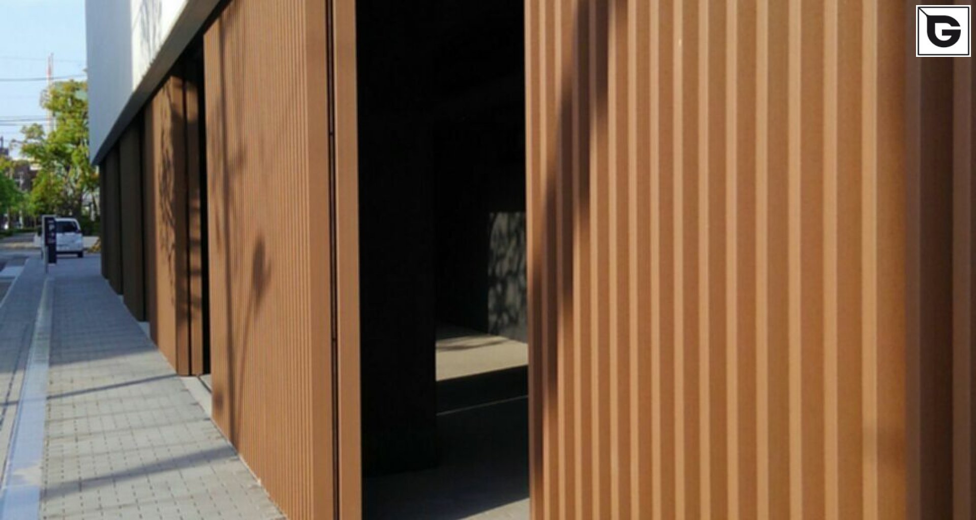 Verwaltungsgebäude_Zäune, Mauer, Portal_Büros