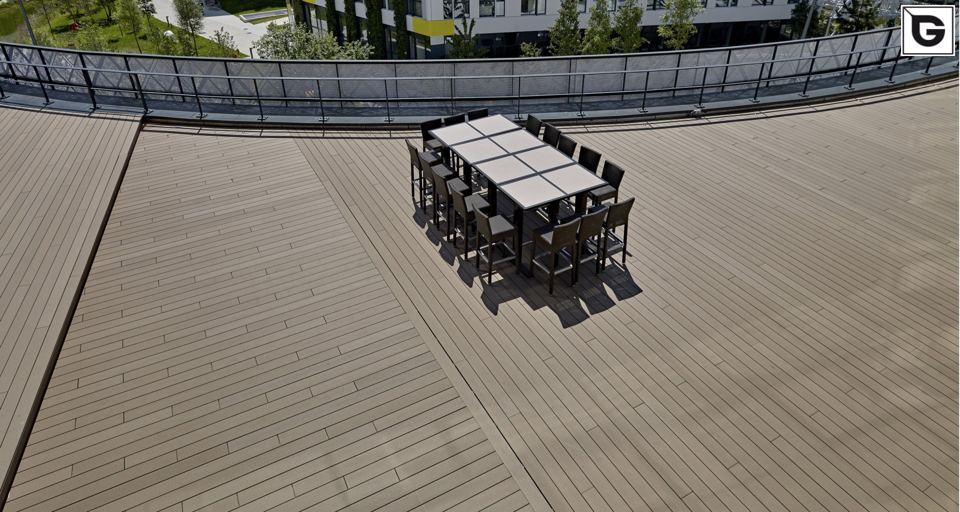Verwaltungsgebäude_Terrasse Gewerbliche Nutzung_Vorzeigeprojekte - WPC holz 