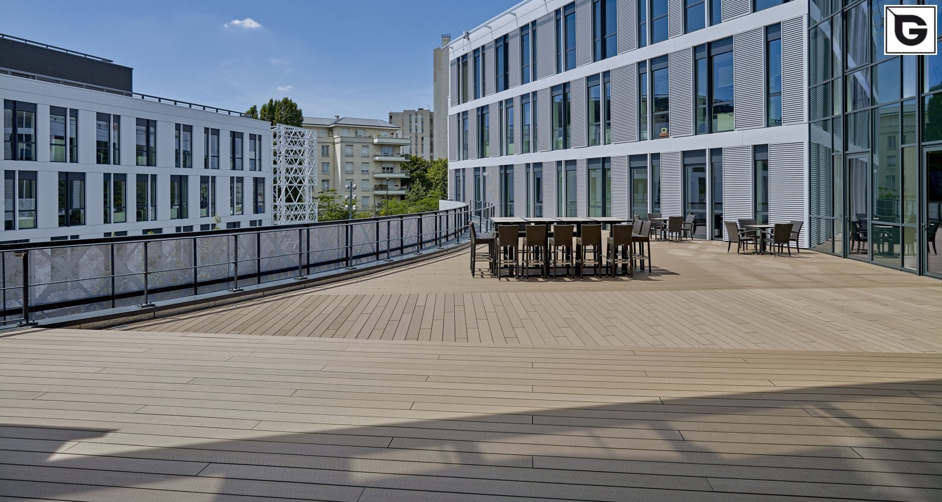 Verwaltungsgebäude_Terrasse Gewerbliche Nutzung_Vorzeigeprojekte - WPC holz 