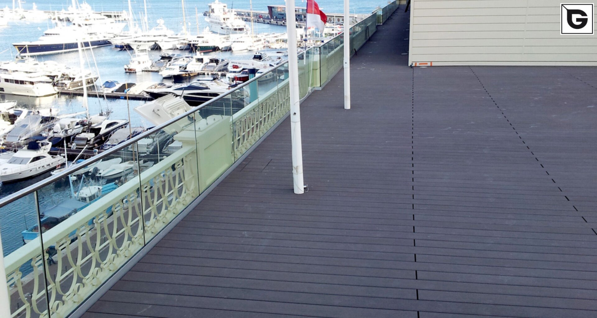 Verwaltungsgebäude_Dachanlage, Balk., Laufgang_Büros