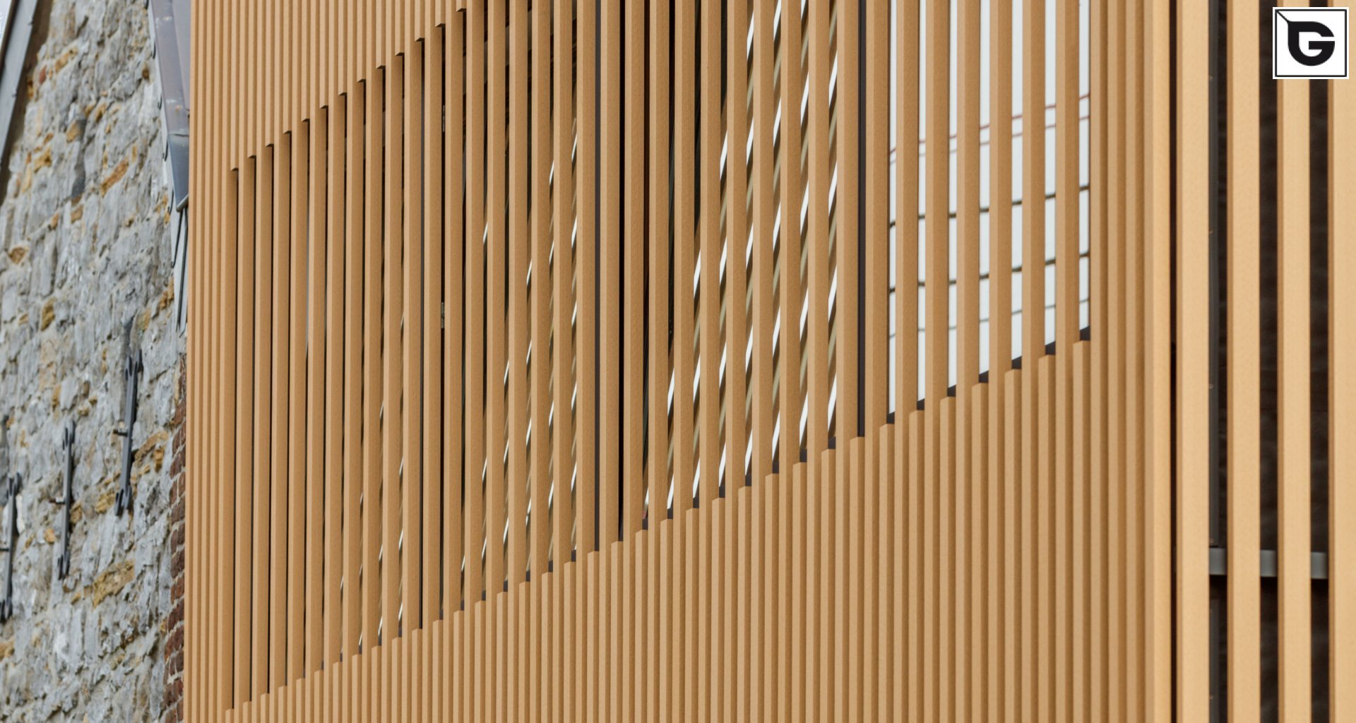 Verwaltungsgebäude_Offene Fassadenverkleidung - verti._Büros