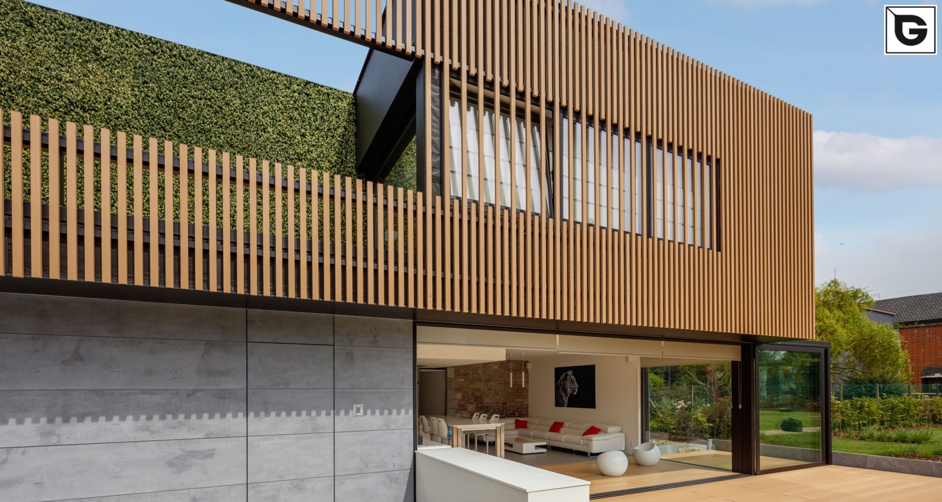 Verwaltungsgebäude_Offene Fassadenverkleidung - verti._Büros