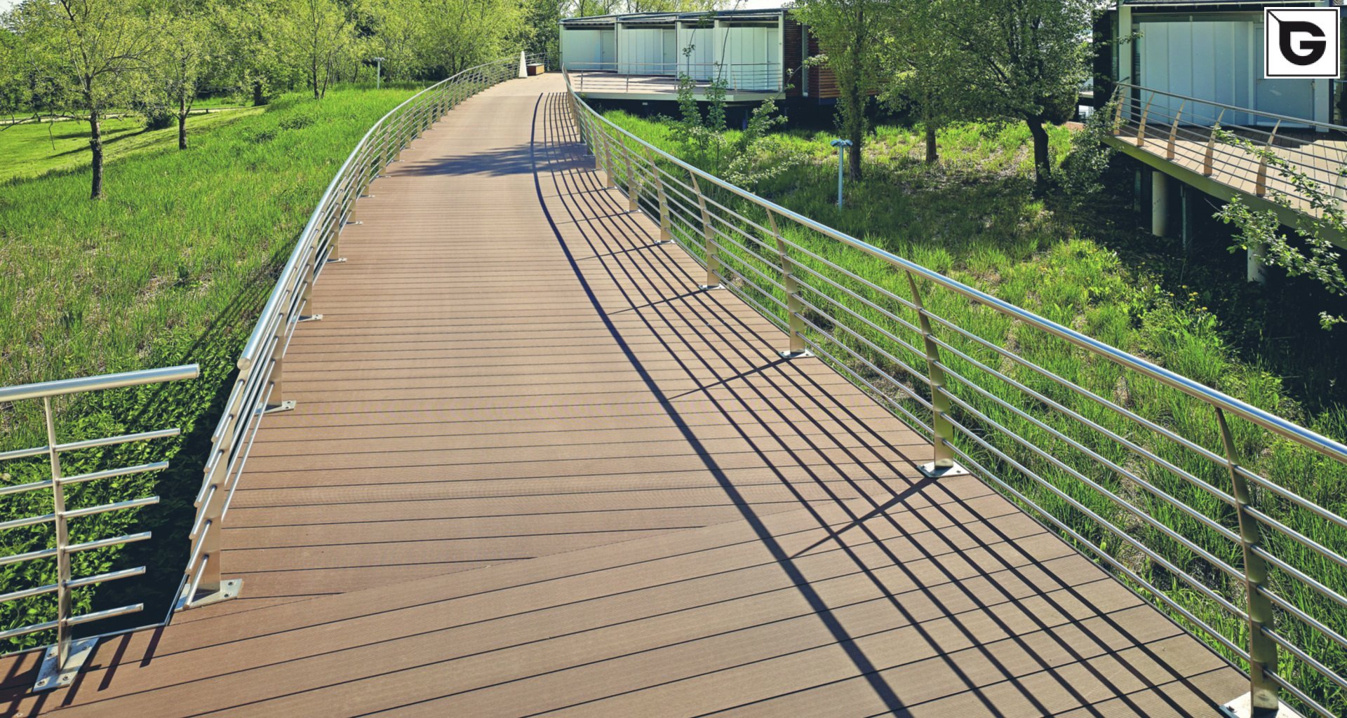Restaurant und Hotelgewerbe_Dachanlage, Balk., Laufgang_Vorzeigeprojekte - WPC holz 