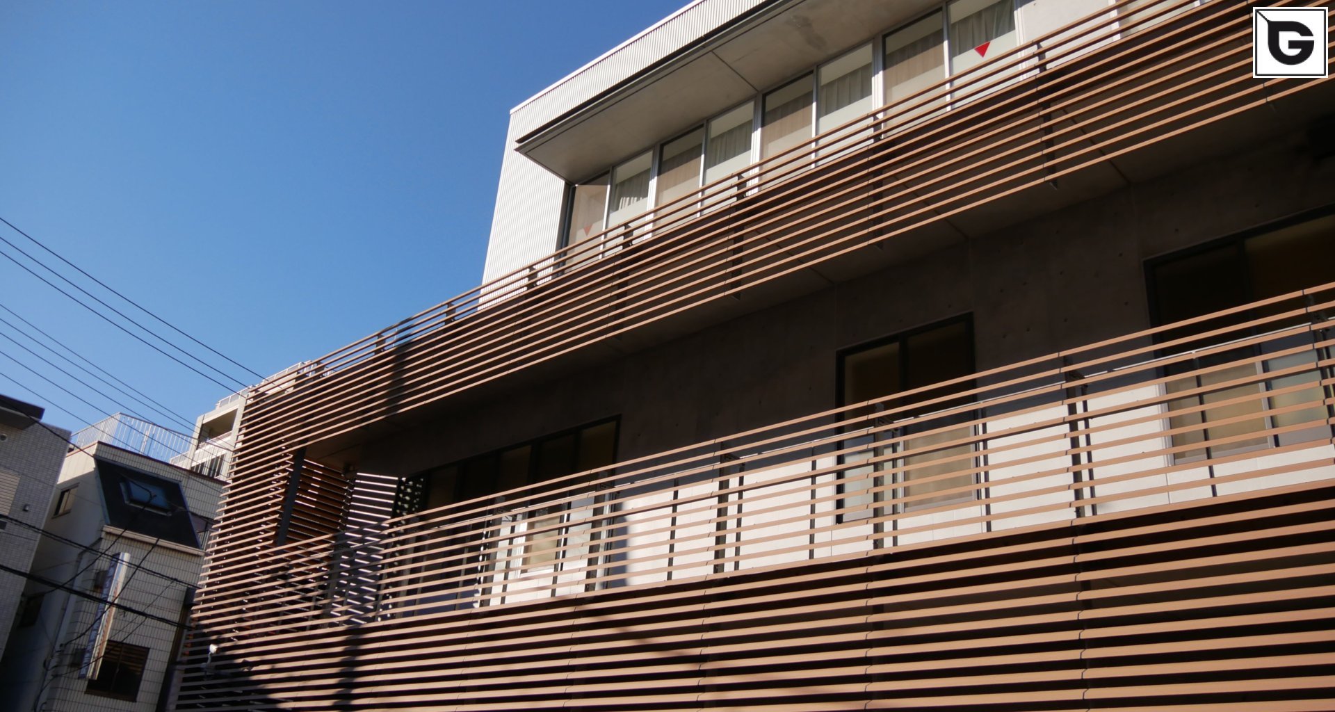 Institutionelle Einrichtungen_Horizontal Sonnenschutz, jalousien_Gebogene Profilen