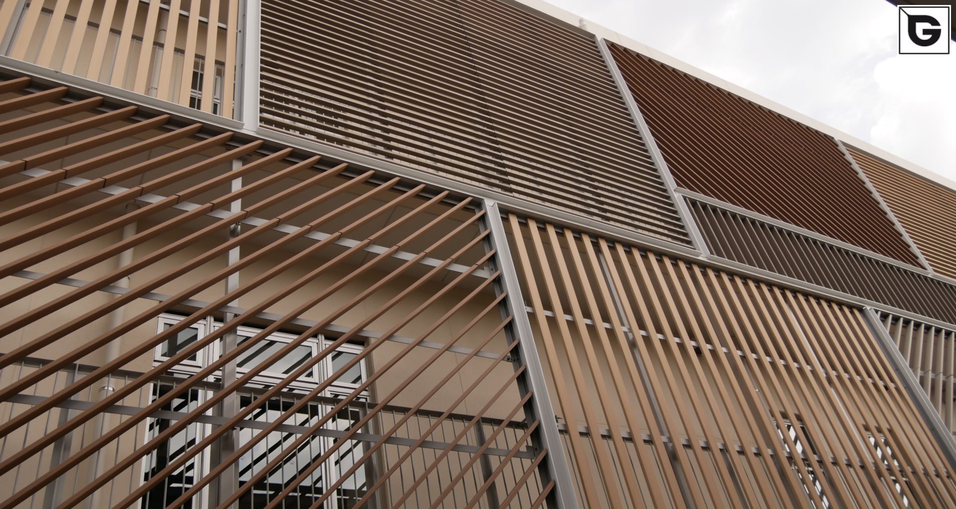 Institutionelle Einrichtungen_Verti & Horiz Fassadenverkleidung _Gebogene Profilen