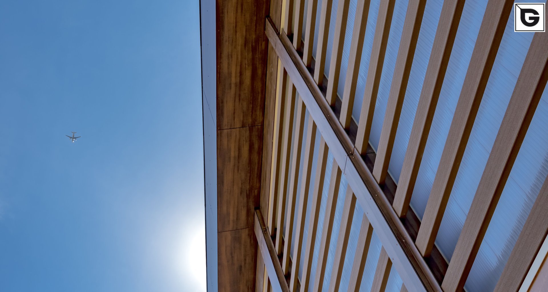 Institutionelle Einrichtungen_Offene Fassadenverkleidung - horiz._Krankenhaus, Arztpraxis