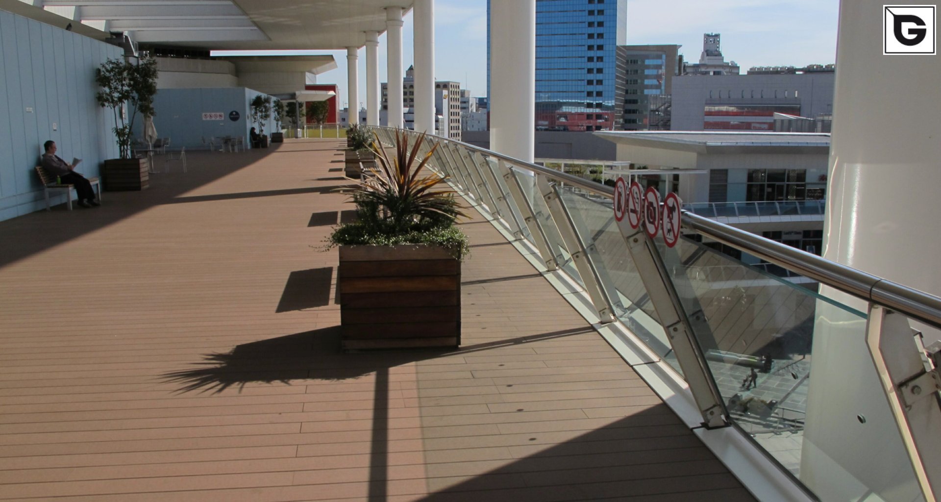 Kaufmännische Gebäude_Terrasse Gewerbliche Nutzung_Einkaufszentrum