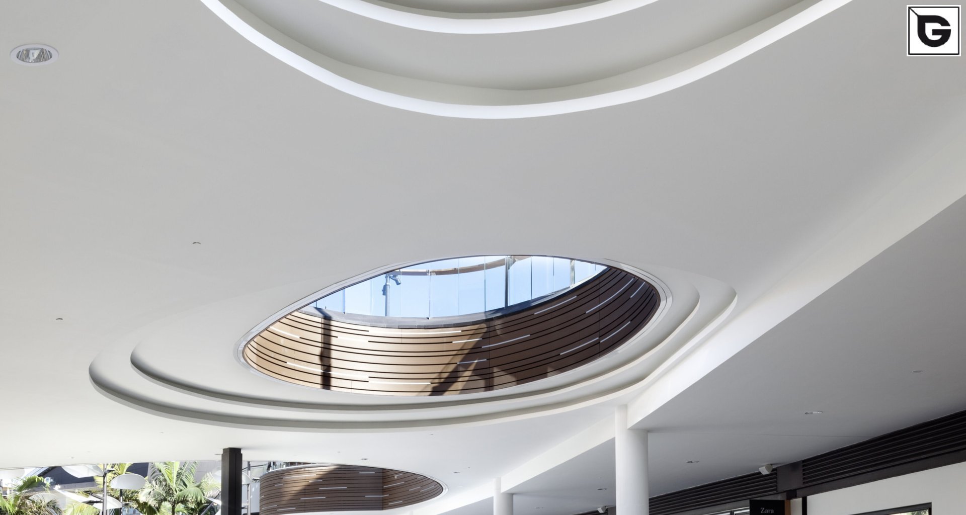 Kaufmännische Gebäude_Offene Fassadenverkleidung - horiz._Einkaufszentrum