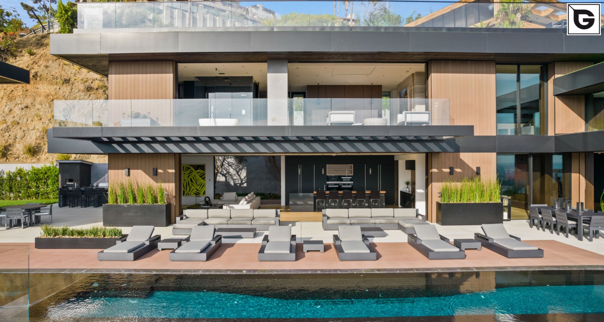 Private deck 1871 Stanley Rd, Los-Angeles