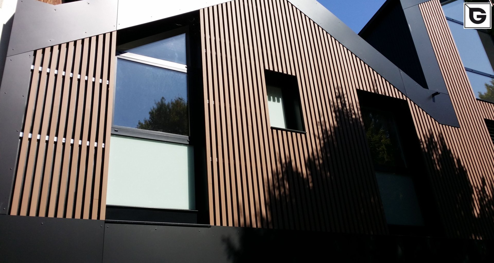 Wohngebäude_Offene Fassadenverkleidung - verti._Privatresidenz