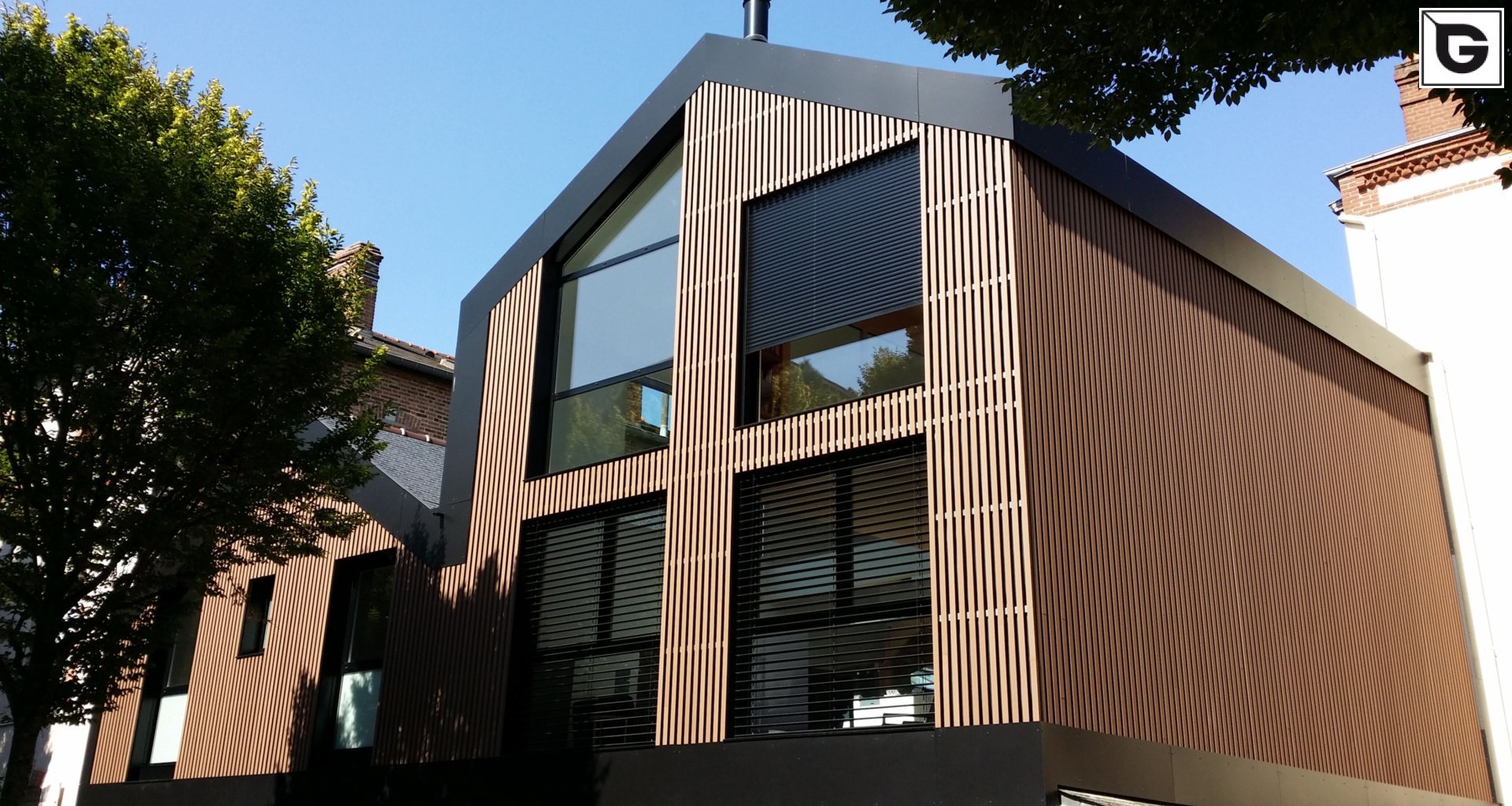 Wohngebäude_Offene Fassadenverkleidung - verti._Privatresidenz