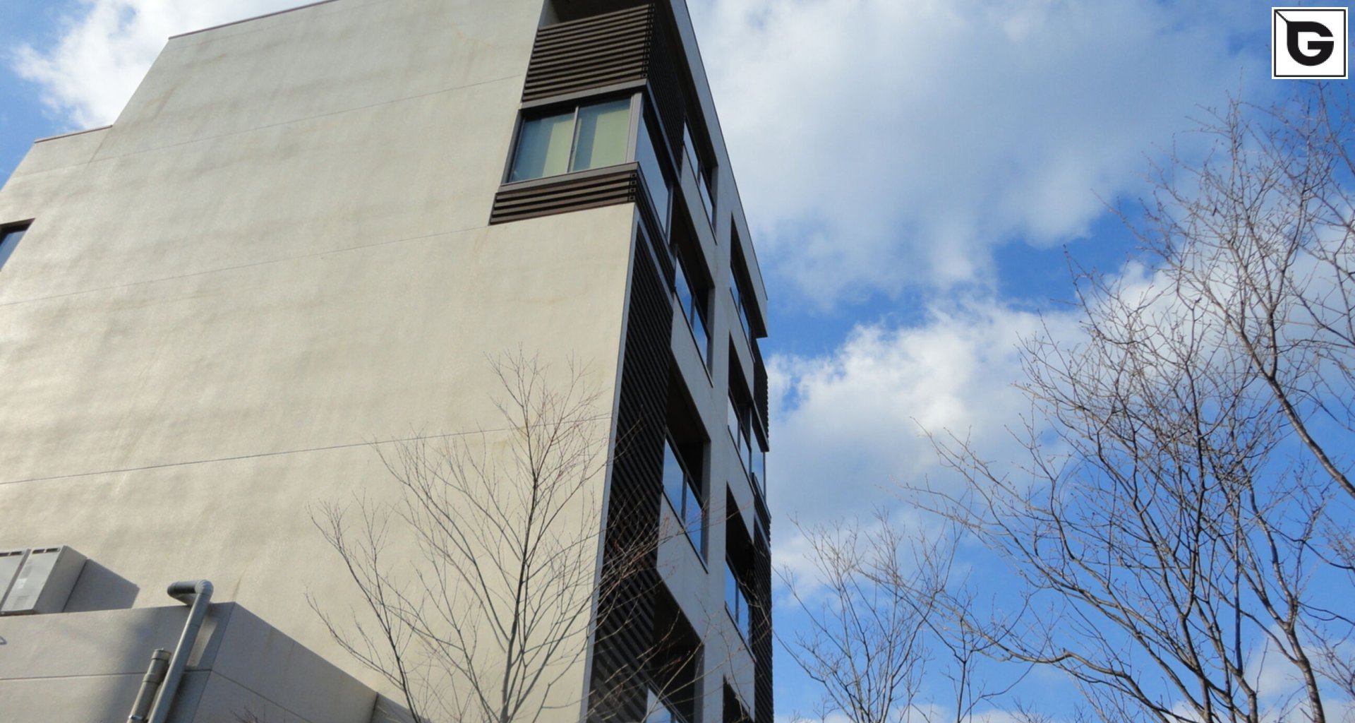 Wohngebäude_Geländer_Wohnhaus