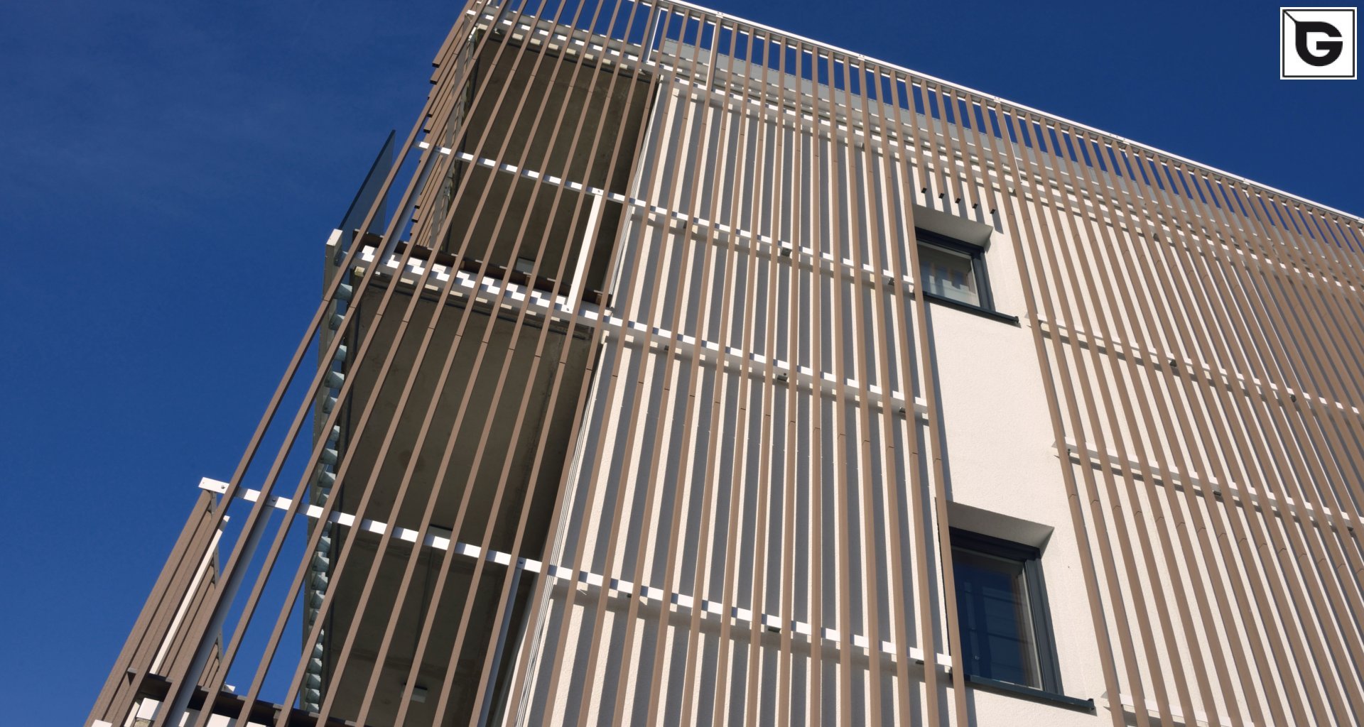 Wohngebäude_Offene Fassadenverkleidung - verti._Wohnhaus