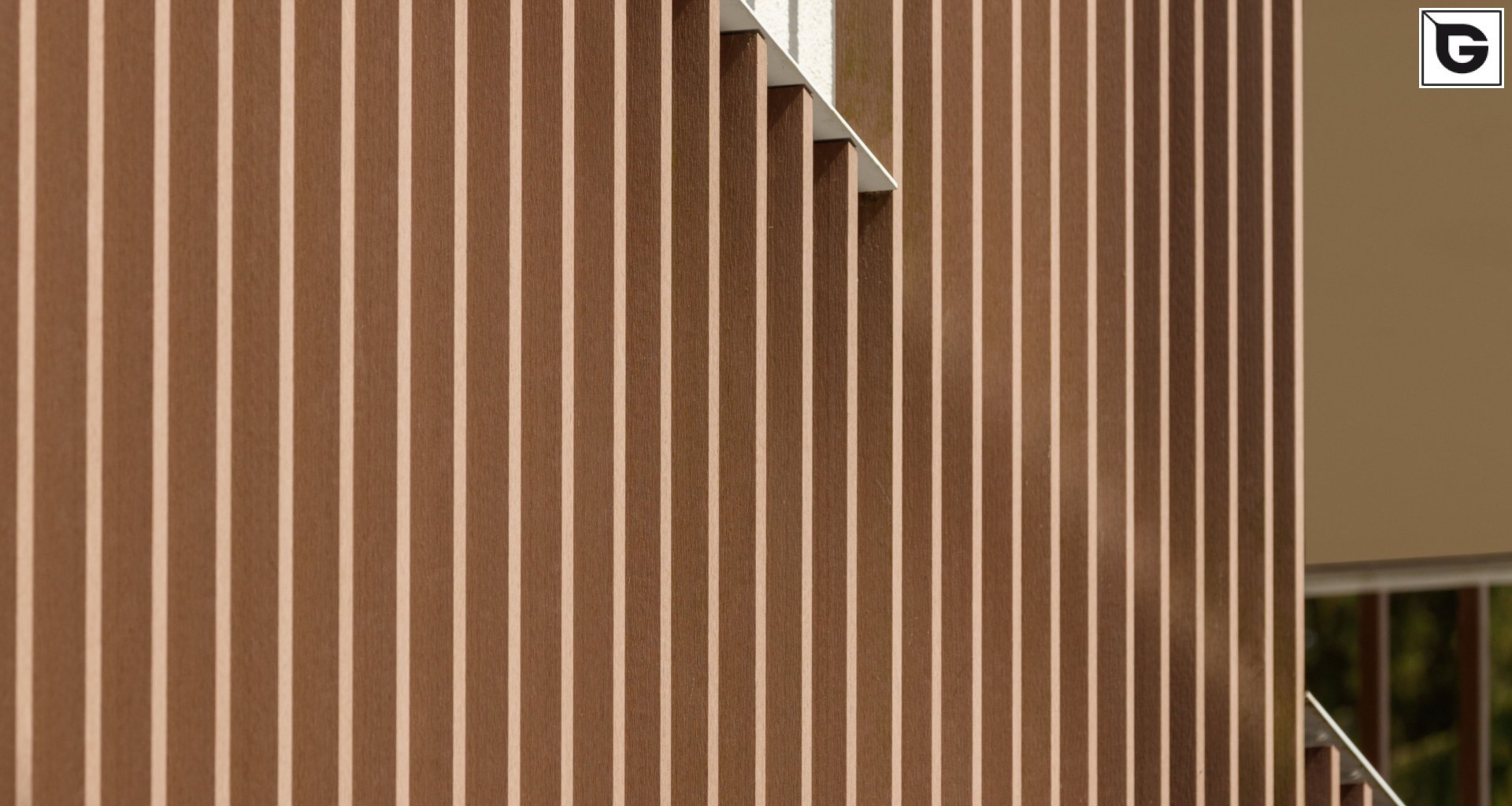 Wohngebäude_Offene Fassadenverkleidung - verti._Wohnhaus