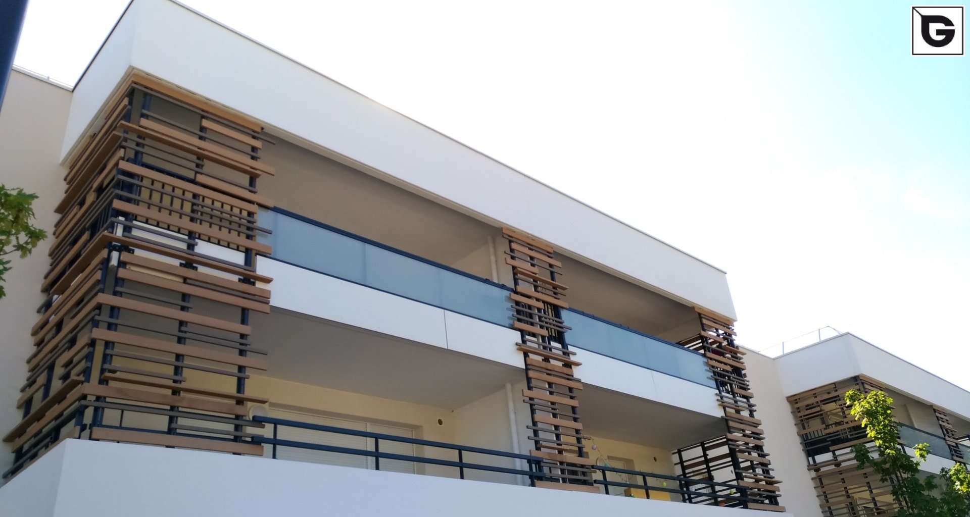 Wohngebäude_Horizontal Sonnenschutz, jalousien_Wohnhaus