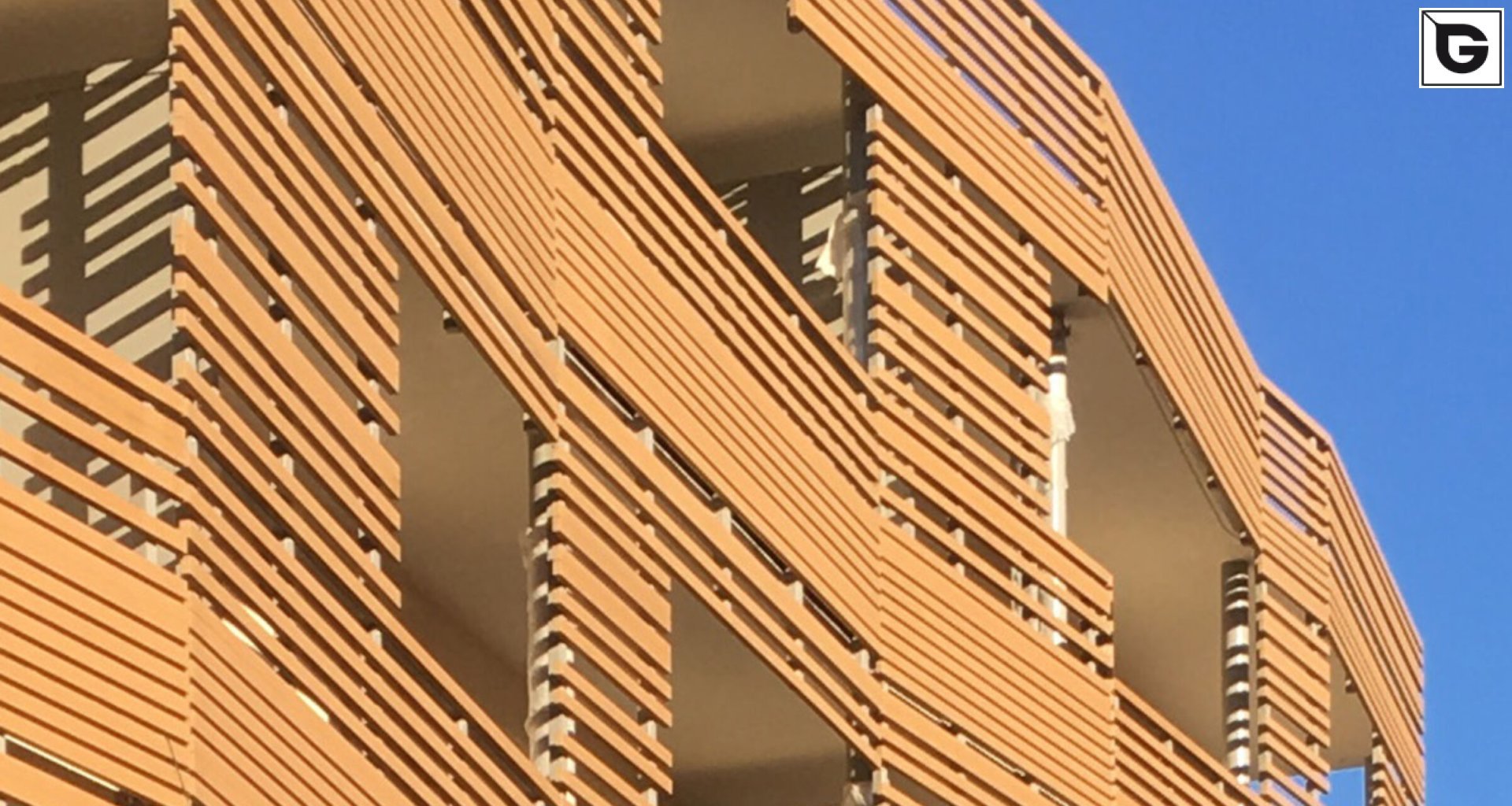 Wohngebäude_Geländer_Wohnhaus