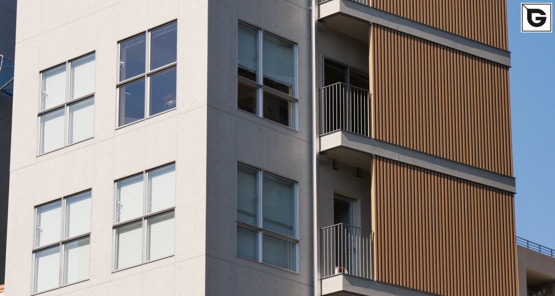 Wohngebäude_Vertical Sonnenschutz, jalousien_Wohnhaus