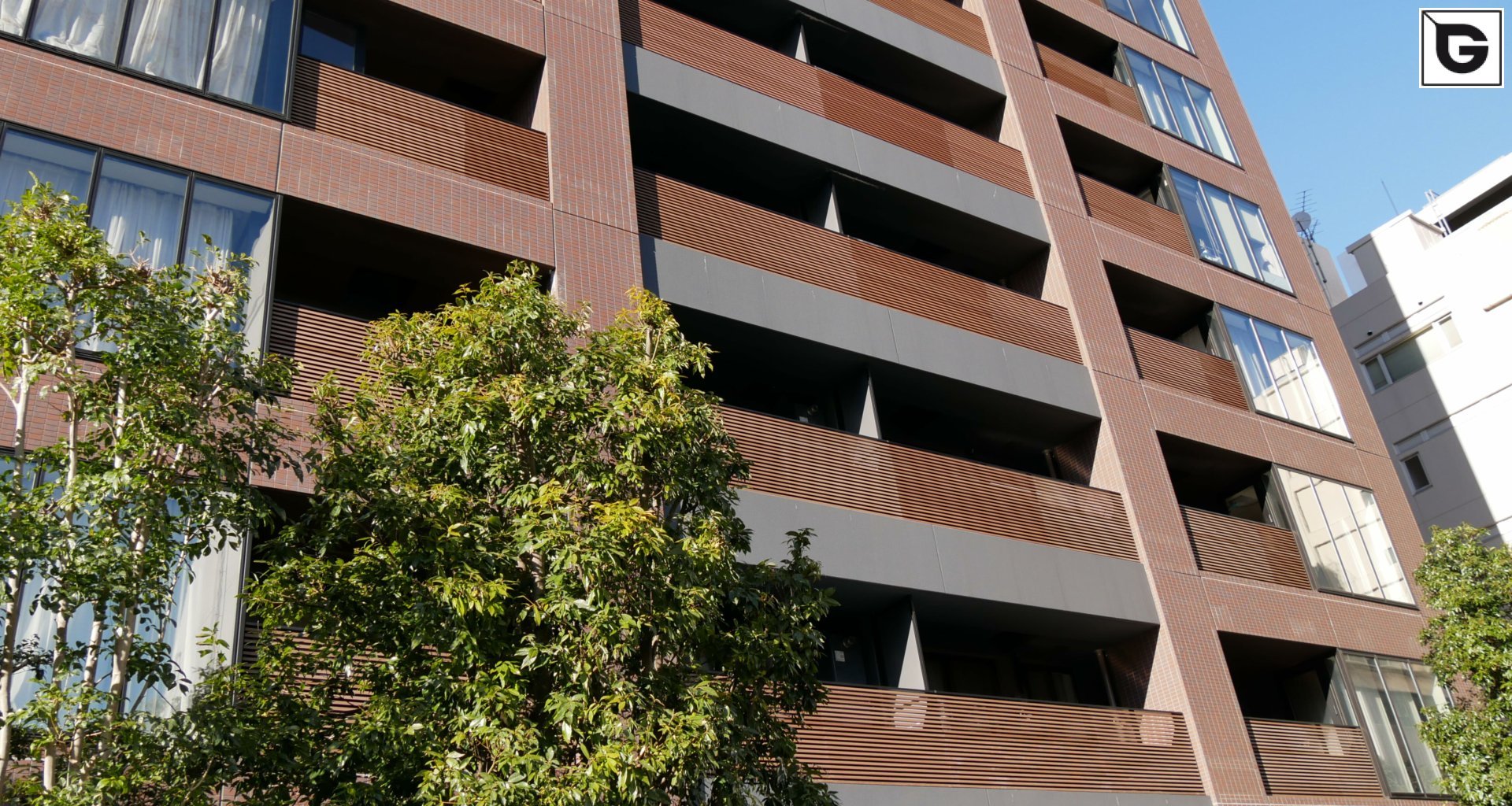 Wohngebäude_Geländer_Wohnhaus