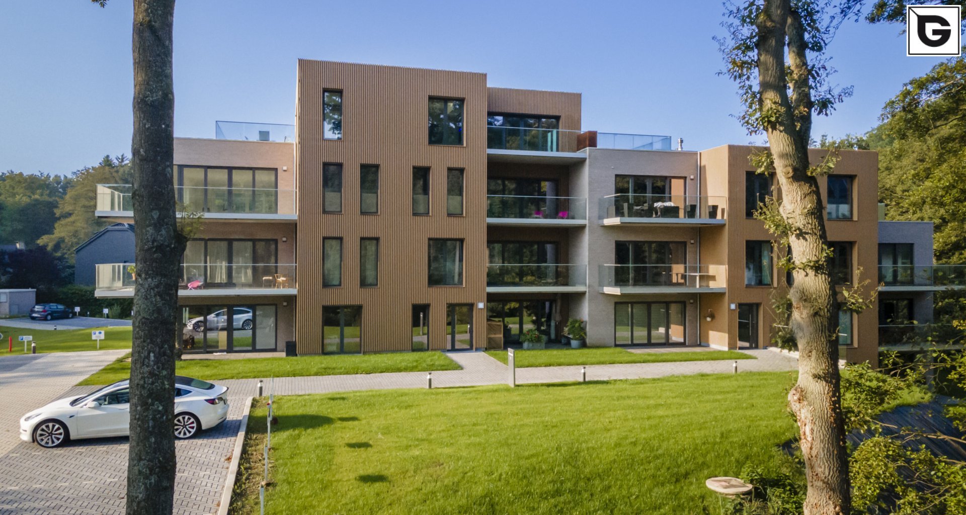 Wohngebäude_Offene Fassadenverkleidung - verti._Vorzeigeprojekte - Hybrid holz