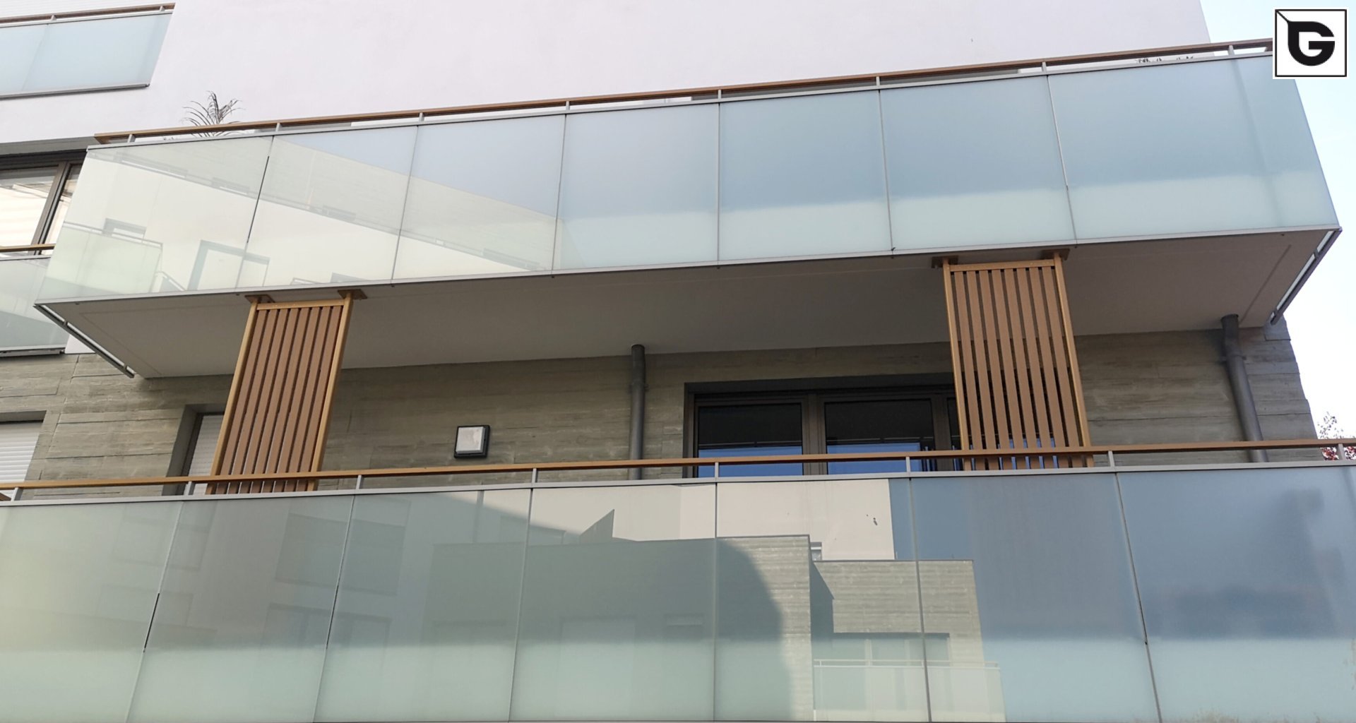 Wohngebäude_Offene Fassadenverkleidung - verti._Wohnhaus