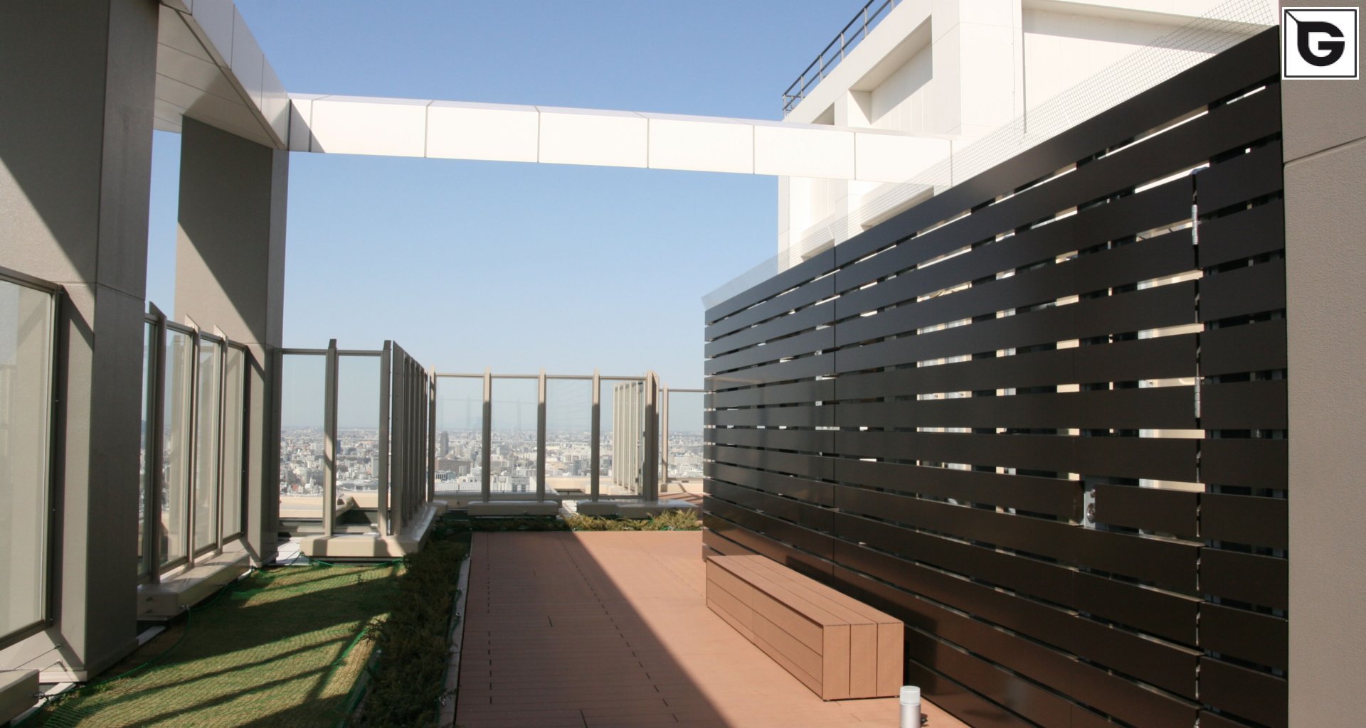 Wohngebäude_Dachanlage, Balk., Laufgang_Wohnhaus