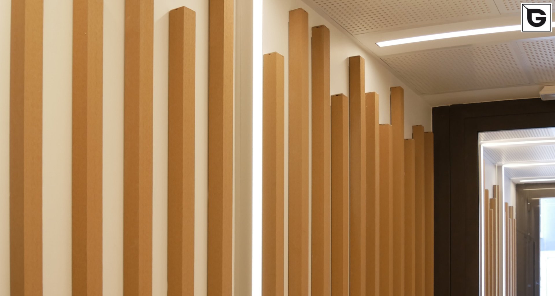 Wohngebäude_Geländer_Wohnhaus