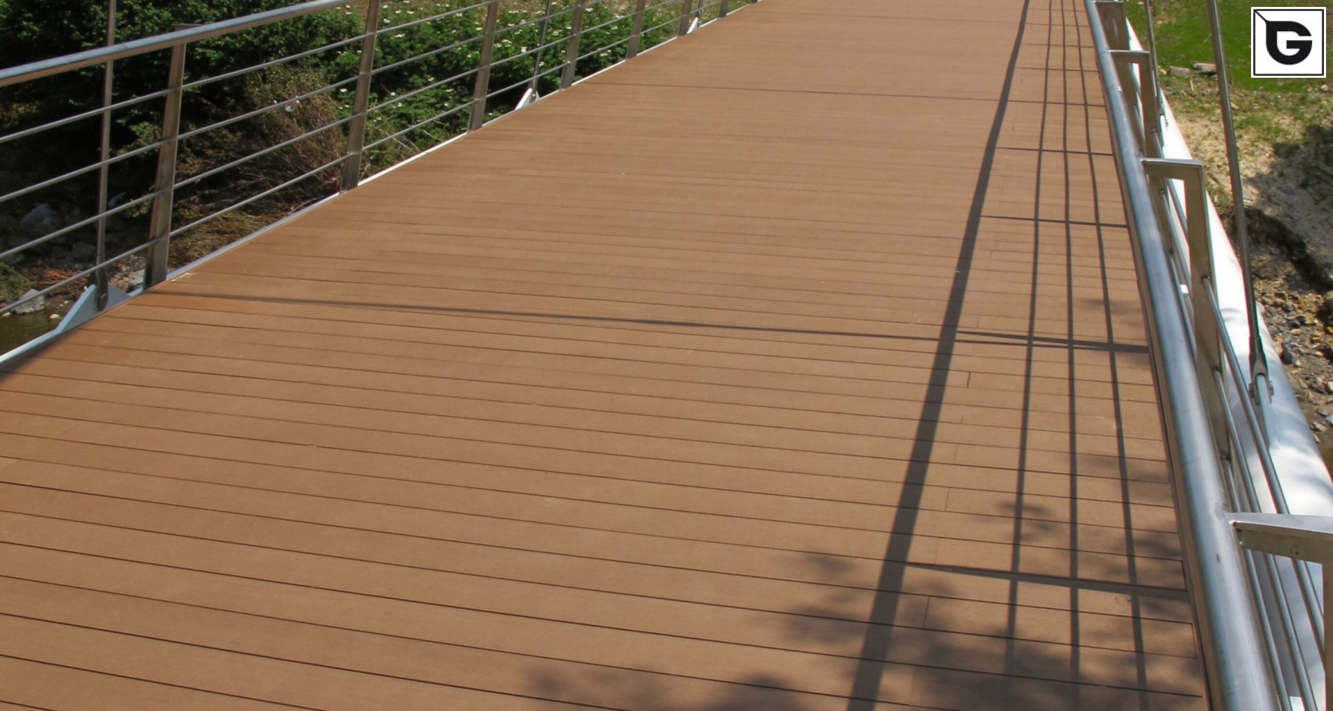 Transport-Einrichtungen_Brücken, Rampen, Gehweg_Brücke