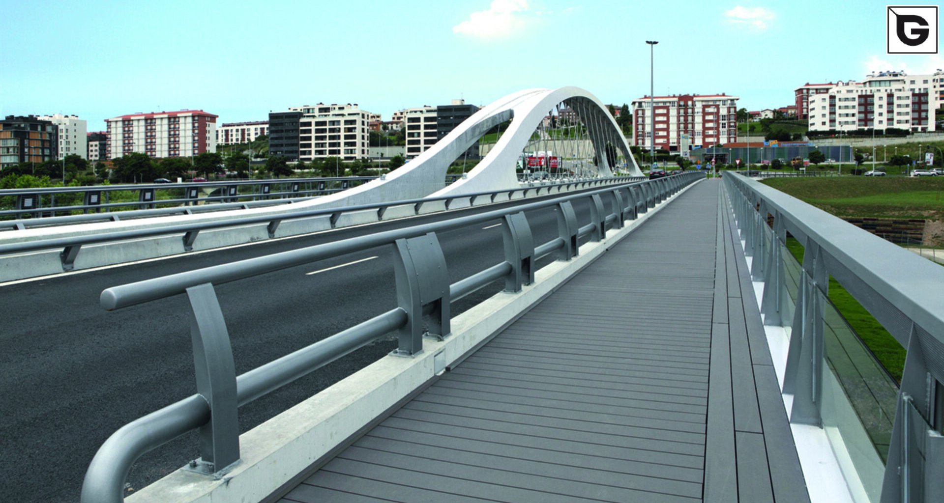 Transport-Einrichtungen_Brücken, Rampen, Gehweg_Brücke