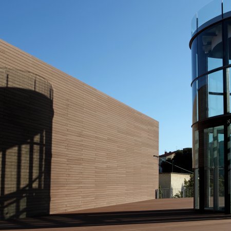 Institutionelle Einrichtungen_Dachanlage, Balk., Laufgang_Gebogene Profilen