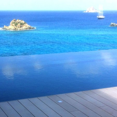 Einrichtungen_Schwimmbad deck_Am Wasser entlang