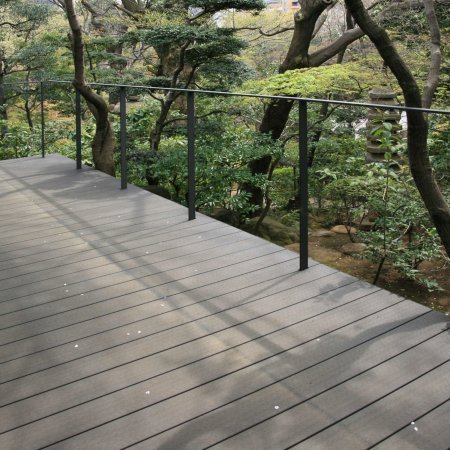 Institutionelle Einrichtungen_Dachanlage, Balk., Laufgang_Ausstellung, Museum