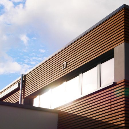 Institutionelle Einrichtungen_Offene Fassadenverkleidung - horiz._Krankenhaus, Arztpraxis