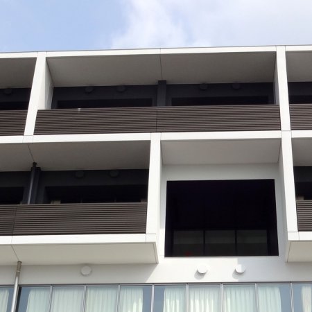 Institutionelle Einrichtungen_Geländer_Gebogene Profilen