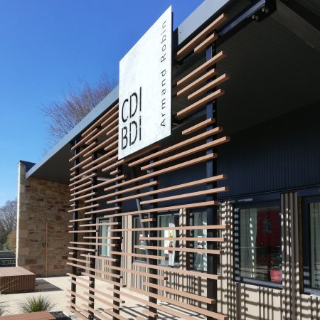 Institutionelle Einrichtungen_Horizontal Sonnenschutz, jalousien_Lehranstalt