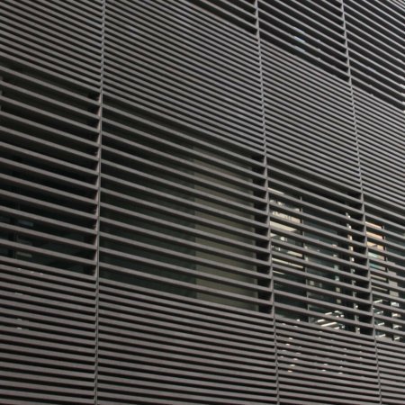 Wohngebäude_Horizontal Sonnenschutz, jalousien_Wohnhaus