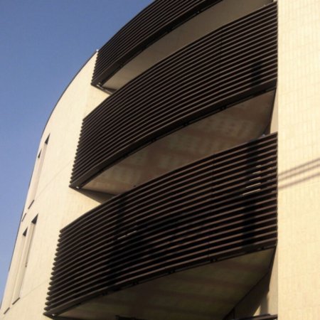 Wohngebäude_Geländer_Wohnhaus