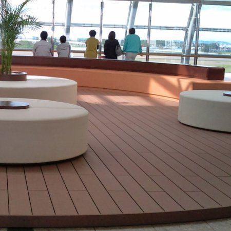 Transport-Einrichtungen_Terrasse Gewerbliche Nutzung_Flughafen, Bahnhof